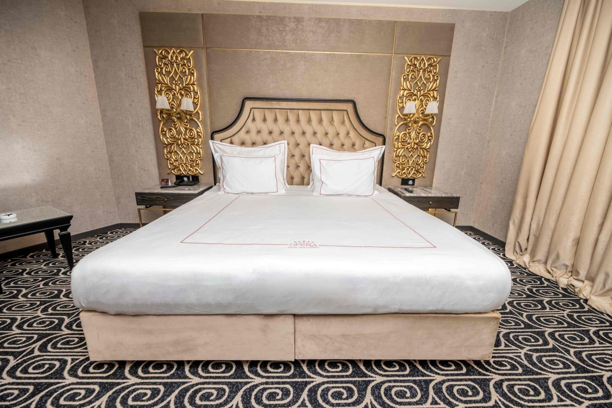 Grand Opera Hotel & Casino & Spa キレニア エクステリア 写真